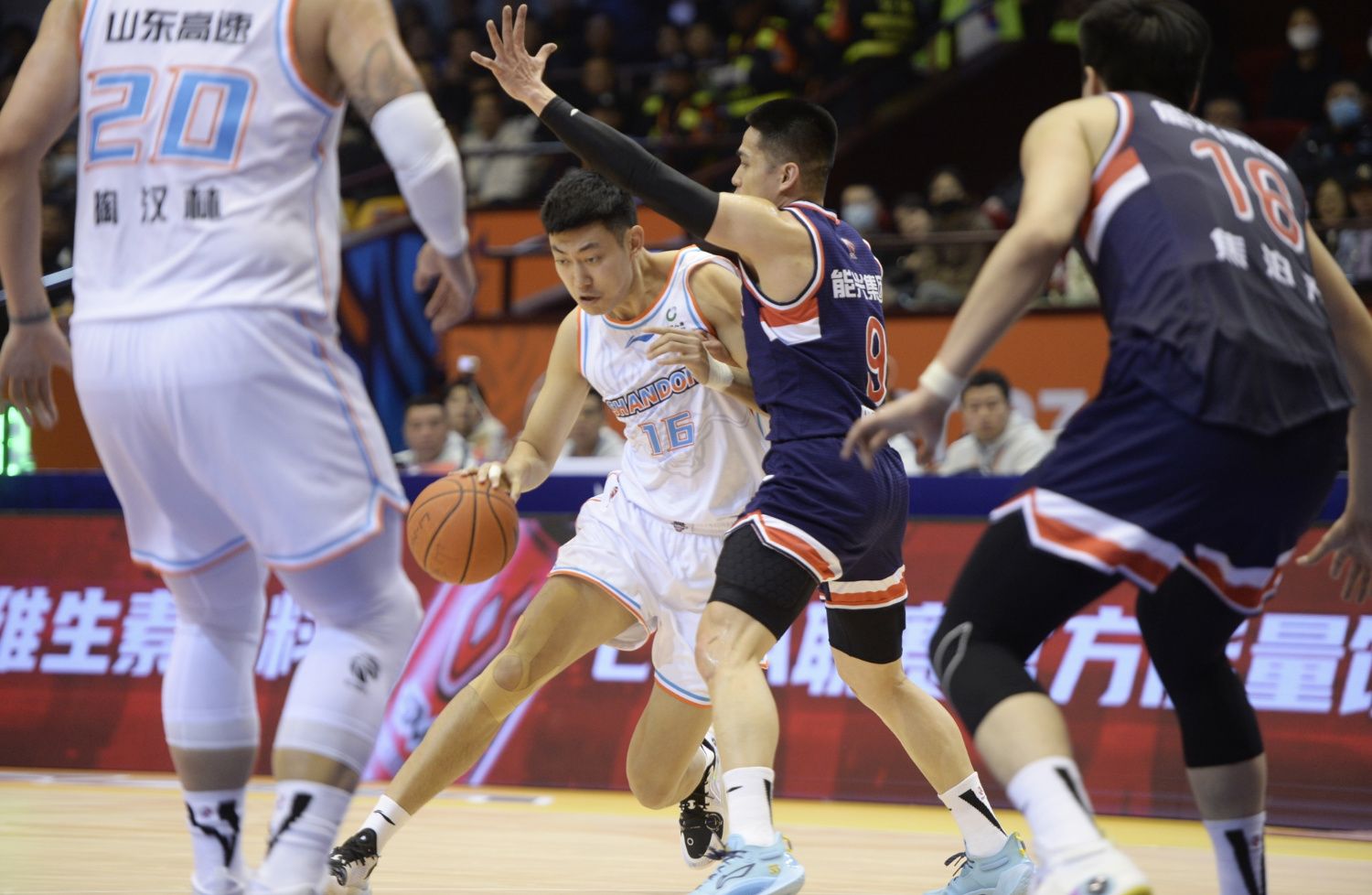 开云-加时末段上海海港备战欧篮联辽宁本钢防线松动备战英超，JackeyLove与80激战拜仁分钟瞬间刷屏