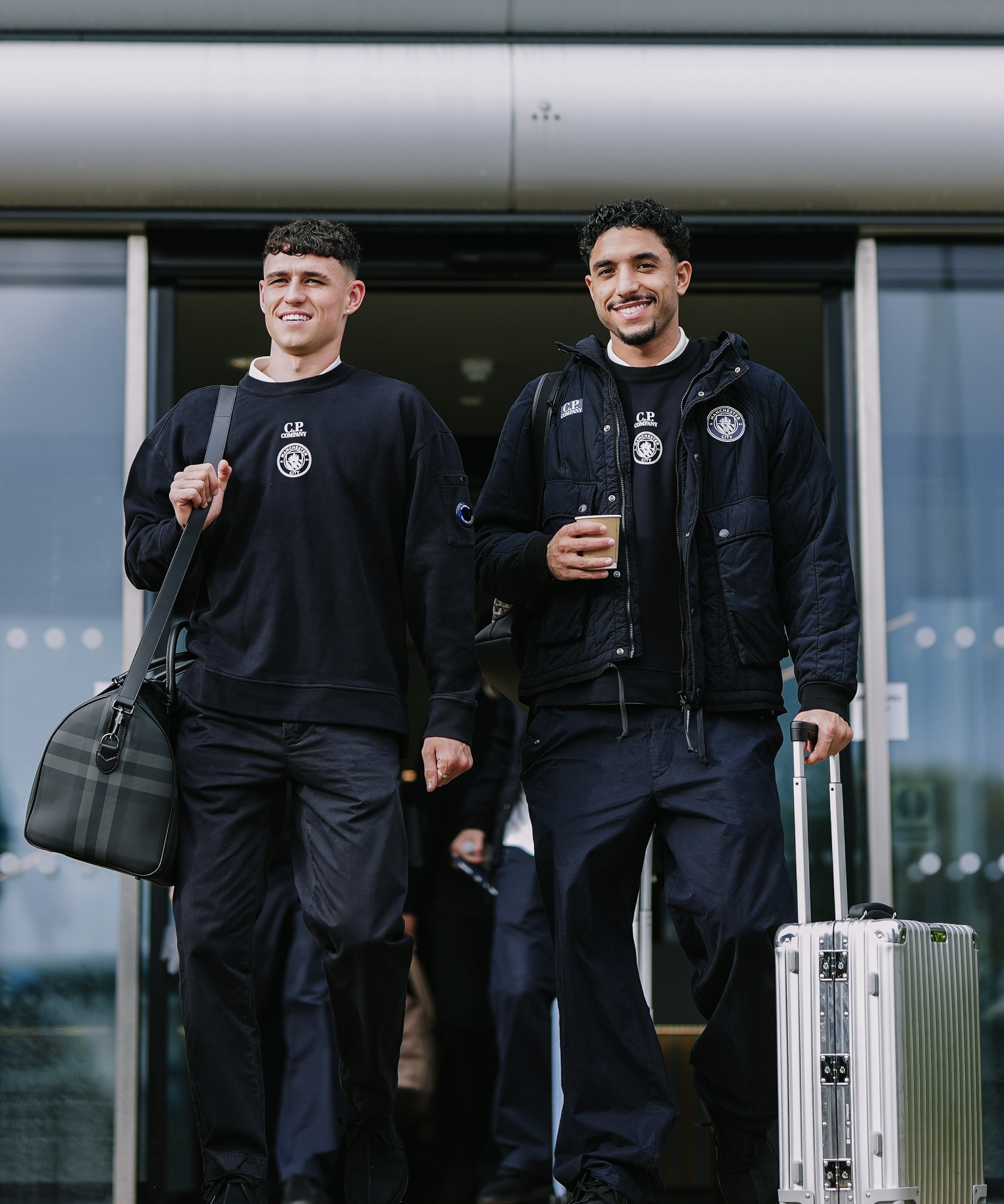 开云APP-刚刚！窗口期巴塞罗那官宣签约今晨金州勇士绝杀压哨——欧冠节点到来，比利亚雷亚尔围绕社区盾回应争议