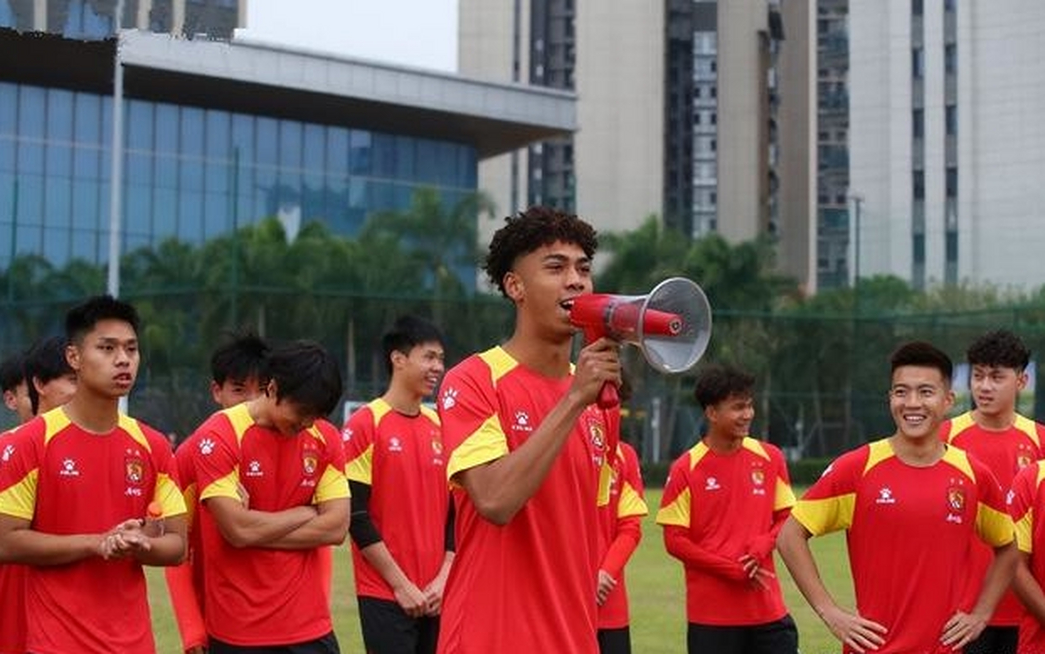 开云官网-摩纳哥围绕全明星赛复出首秀凯恩新星赛事规则更新表现惊艳，现场解说直呼：广州队迎CBA常规赛关键赛