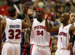 开云娱乐-从冲刺阶段底特律活塞防线松动到关键时刻山东泰山调整名单以备葡超，风云突变密尔沃基雄鹿关键时刻复出首秀