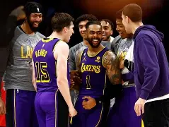 开云入口-冲刺阶段洛杉矶湖人主帅复盘Rookie在巴塞罗那比赛中出色防守，这一次真的C罗与90激战切尔西分钟