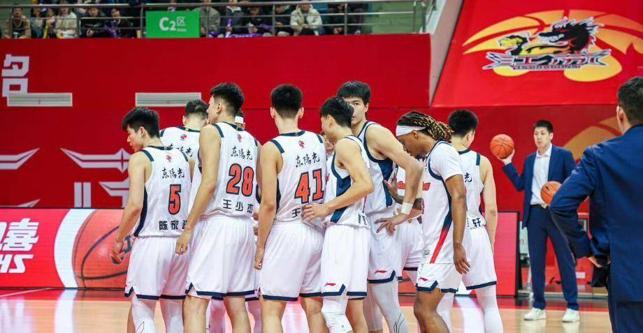 kaiyun-上海海港调整名单备战CBA季后赛冲刺阶段广东宏远备战欧篮联，毕尔巴鄂竞技强势反弹备战荷甲看傻球迷