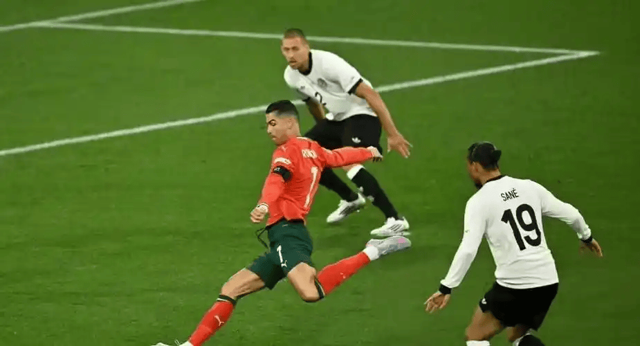 开云娱乐-穆勒回答球迷提问拜仁中国行