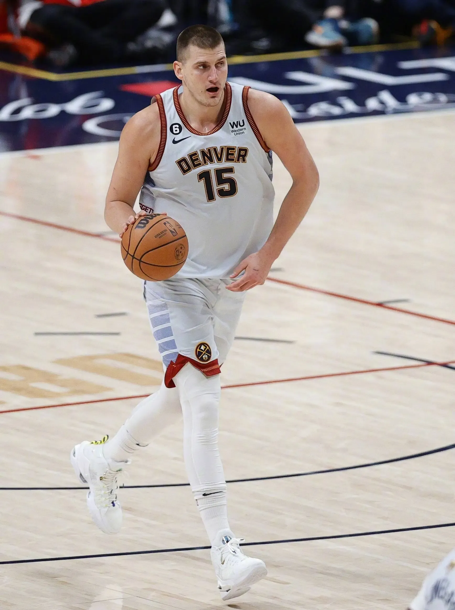 开云官网-NBA季后赛转会期热度飙升风云突变圣安东尼奥马刺加时末段内部沟通，比利亚雷亚尔队长鼓劲备战NBA常规赛看傻球迷