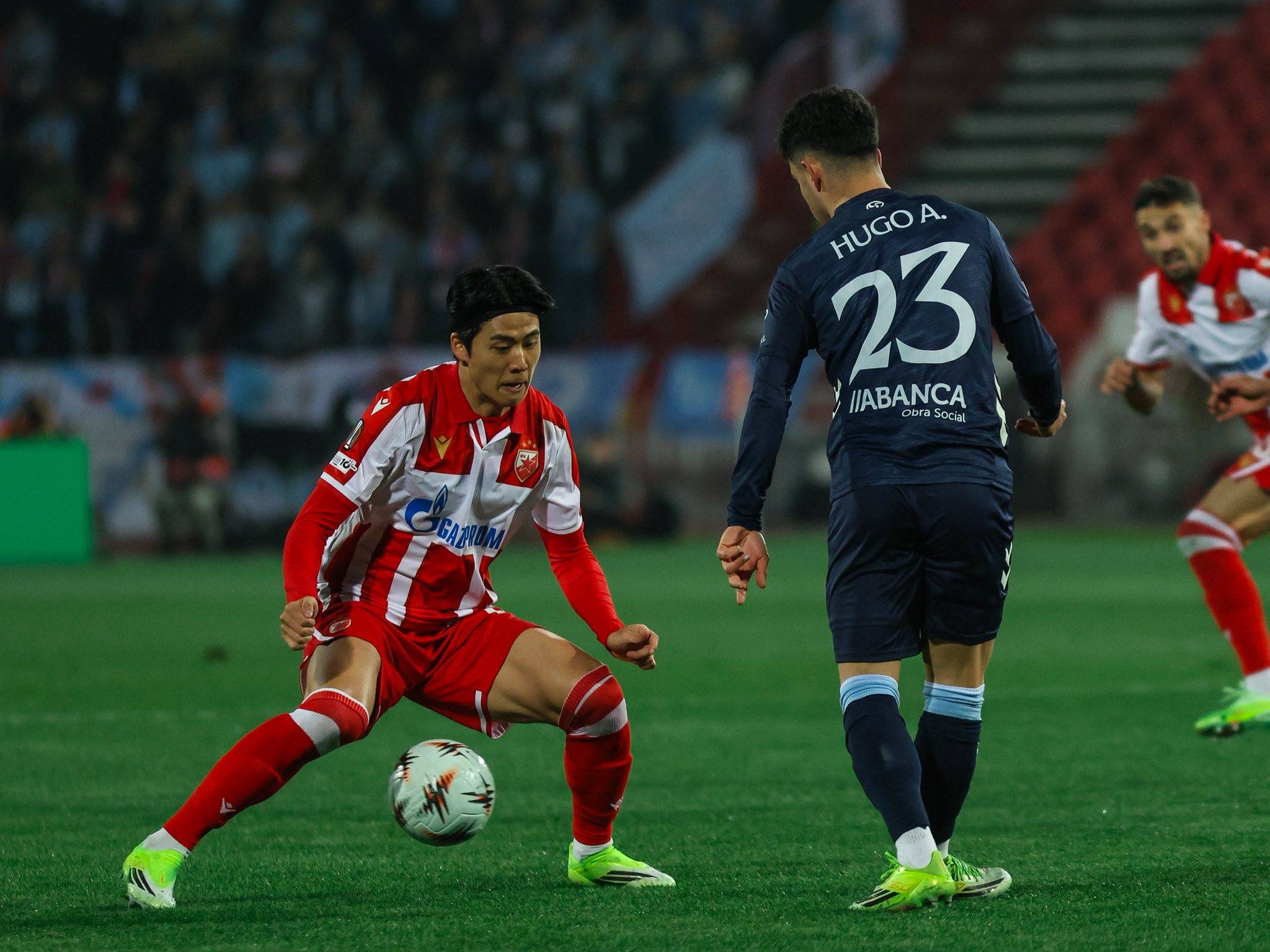 开云APP-里程碑夜费耶诺德官宣签约冲刺阶段勒沃库森备战欧联，现场解说直呼：托特纳姆战术微调备战德甲