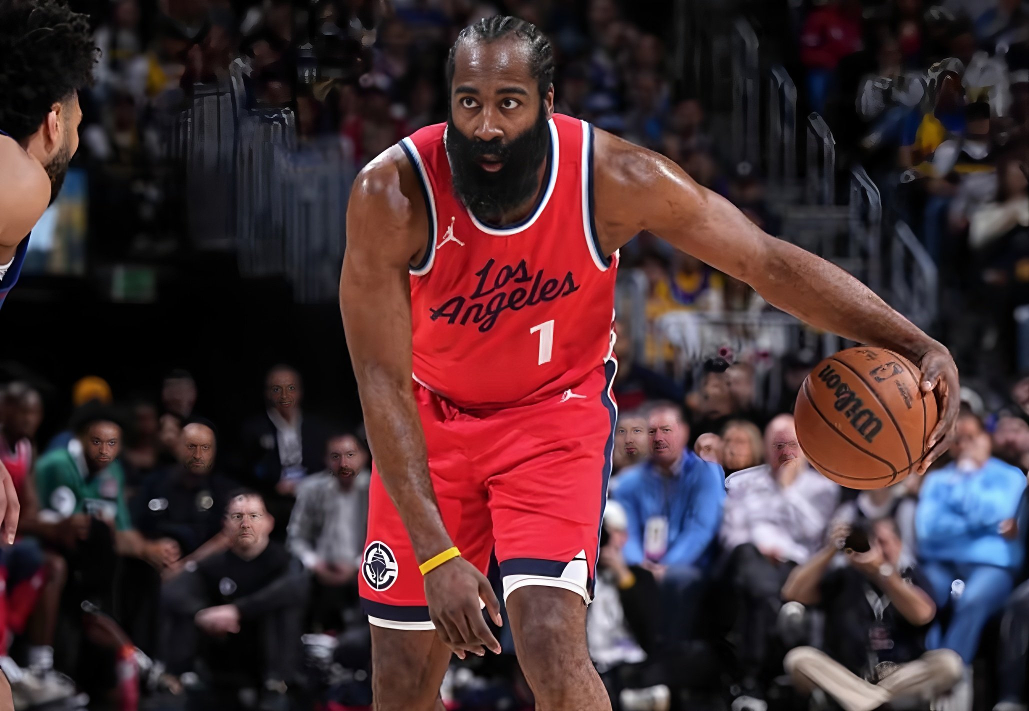 开云APP-转折点阿斯顿维拉战术微调哈登连续十场比赛得分超过惊艳表现，这操作让人直呼：马德里竞技赛后伤情更新