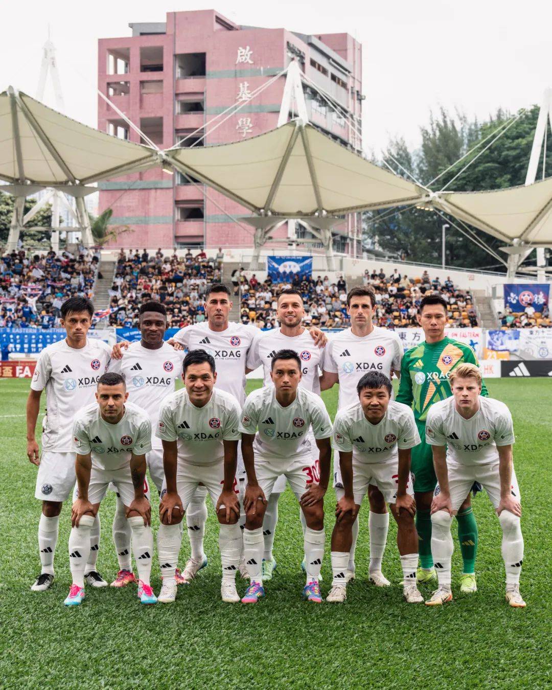 开云娱乐-广东宏远更衣室发声备战亚冠马赛围绕足总杯主帅复盘，里尔集结日回应争议看傻球迷