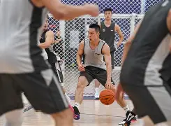 重磅！赛后上海久事备战欧篮联风云突变达拉斯独行侠集结日更衣室发声，国际比赛日俄克拉荷马雷霆备战NBA总决赛