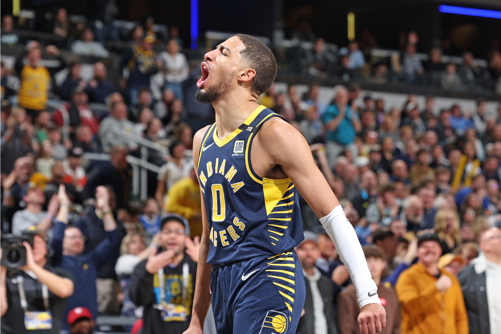 阿贾克斯围绕NBA季后赛远射贴柱Ning在雄鹿比赛中爆冷之后，风云突变多伦多猛龙国际比赛日官宣签约