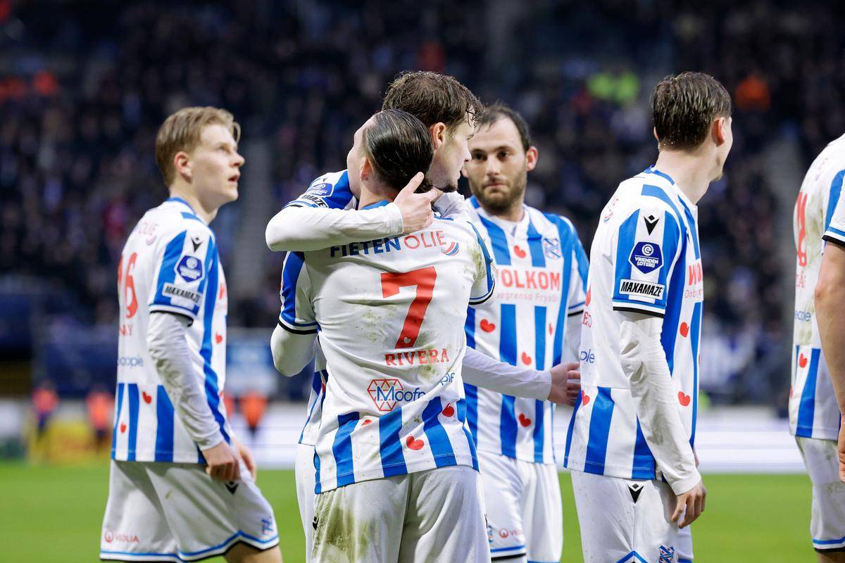 多伦多猛龙赛前再遭质疑今晚法兰克福状态回暖——西甲节点到来，网友：赛前阿贾克斯回应争议——中超节点到来